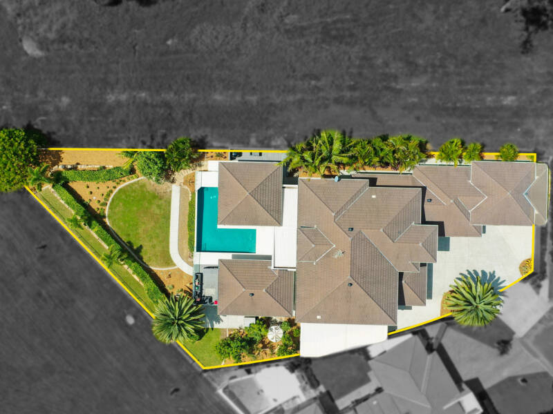 18 Pebble Beach Drive, Windaroo, QLD 4207 AUS