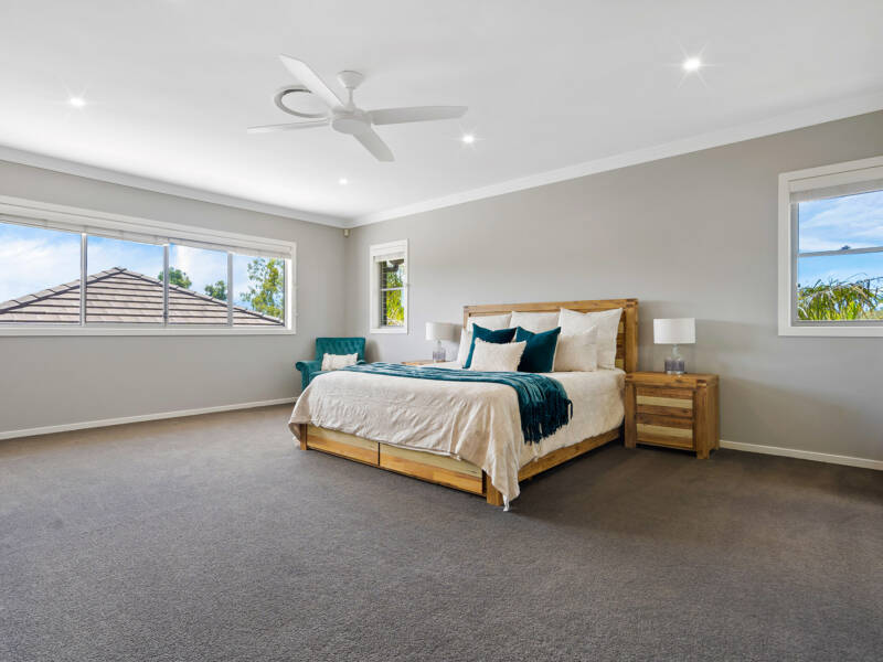 18 Pebble Beach Drive, Windaroo, QLD 4207 AUS