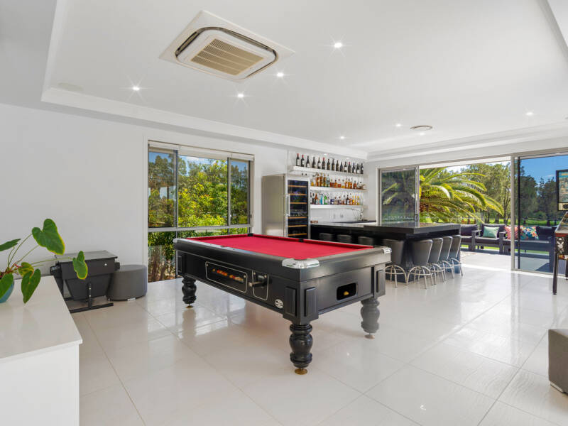 18 Pebble Beach Drive, Windaroo, QLD 4207 AUS