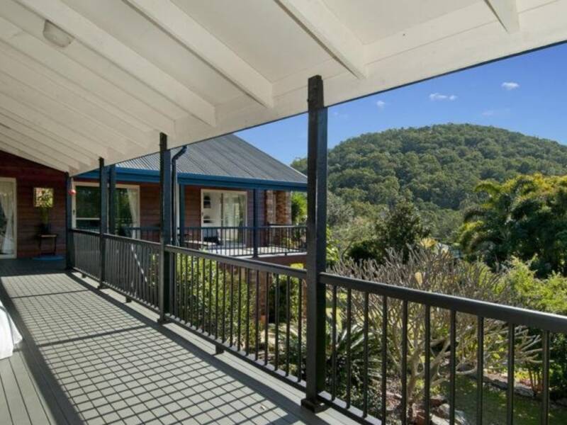 1 - 3 Bahrview Drive, Bahrs Scrub, QLD 4207 AUS