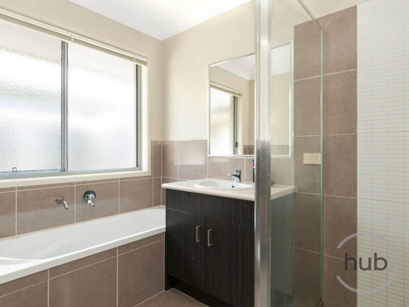27 Skyline Crct, Bahrs Scrub, QLD 4207 AUS
