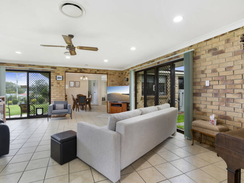 5 Brauer Court, Mount Warren Park, QLD 4207 AUS