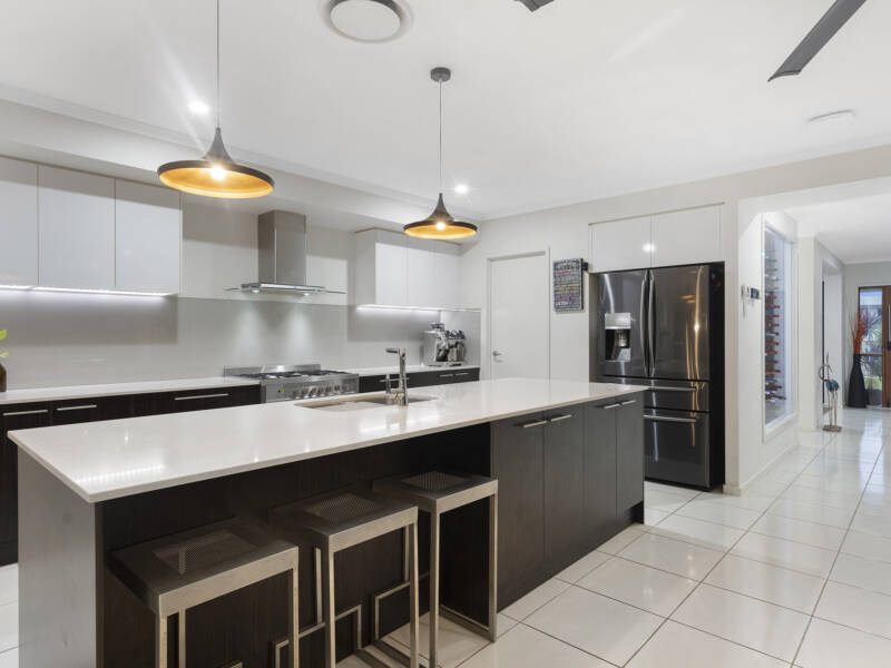 34 Pebble Beach Drive, Windaroo, QLD 4207 AUS