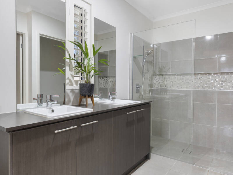 34 Pebble Beach Drive, Windaroo, QLD 4207 AUS