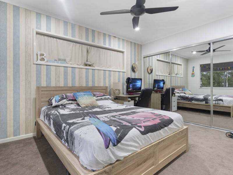 34 Pebble Beach Drive, Windaroo, QLD 4207 AUS