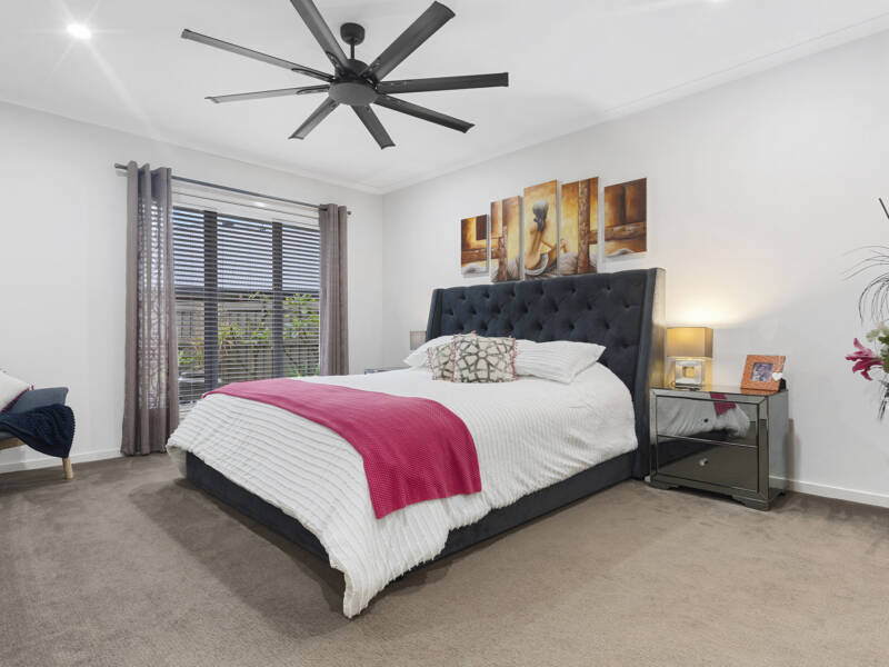34 Pebble Beach Drive, Windaroo, QLD 4207 AUS