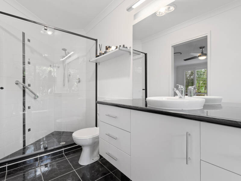 48 Lake Breeze Drive, Windaroo, QLD 4207 AUS
