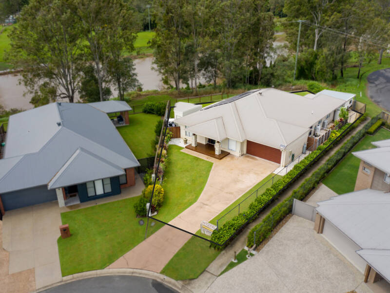 34 Pebble Beach Drive, Windaroo, QLD 4207 AUS