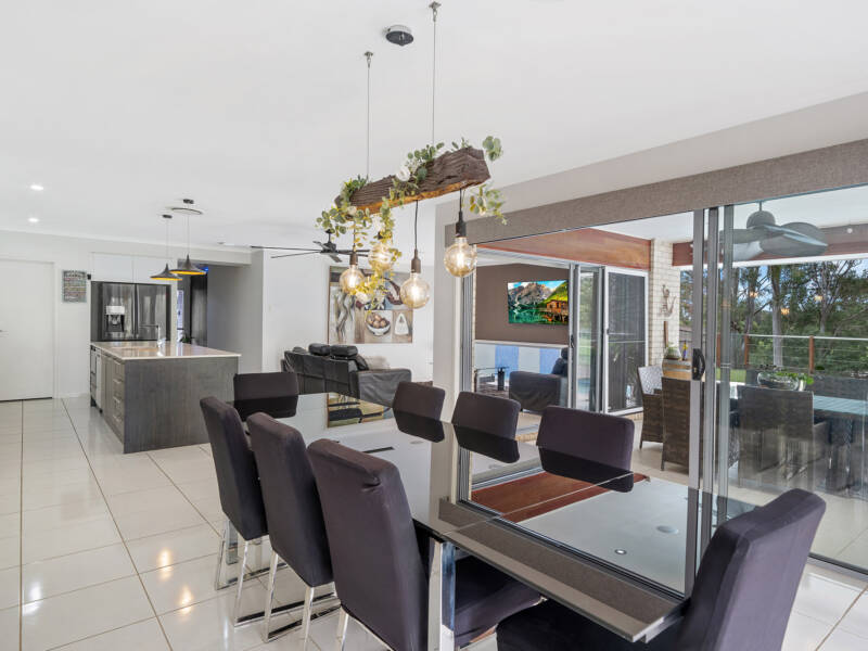 34 Pebble Beach Drive, Windaroo, QLD 4207 AUS