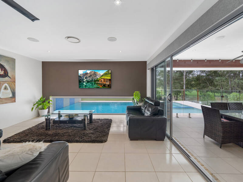 34 Pebble Beach Drive, Windaroo, QLD 4207 AUS