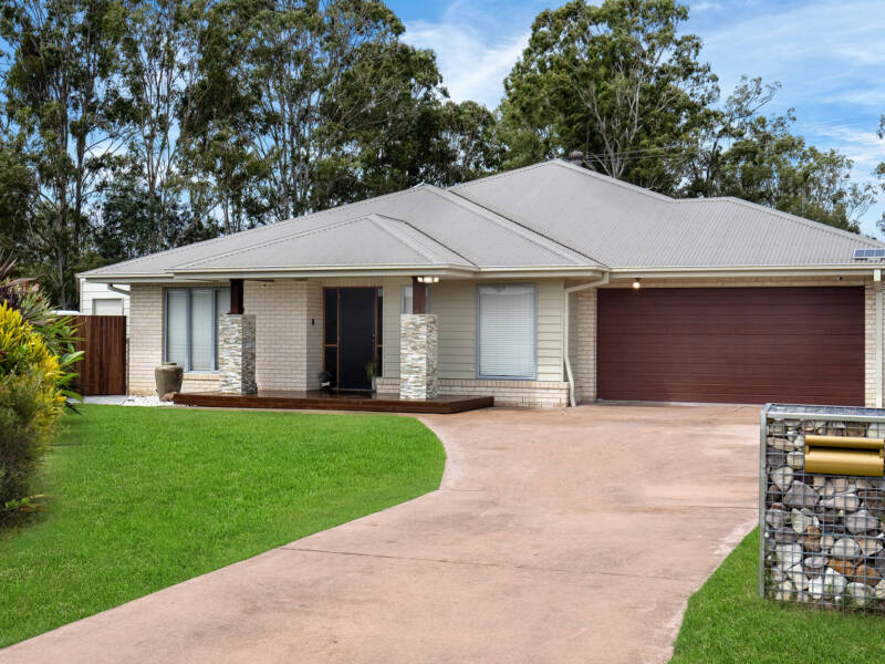 34 Pebble Beach Drive, Windaroo, QLD 4207 AUS