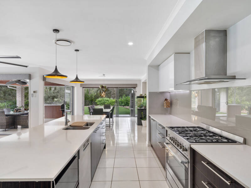 34 Pebble Beach Drive, Windaroo, QLD 4207 AUS