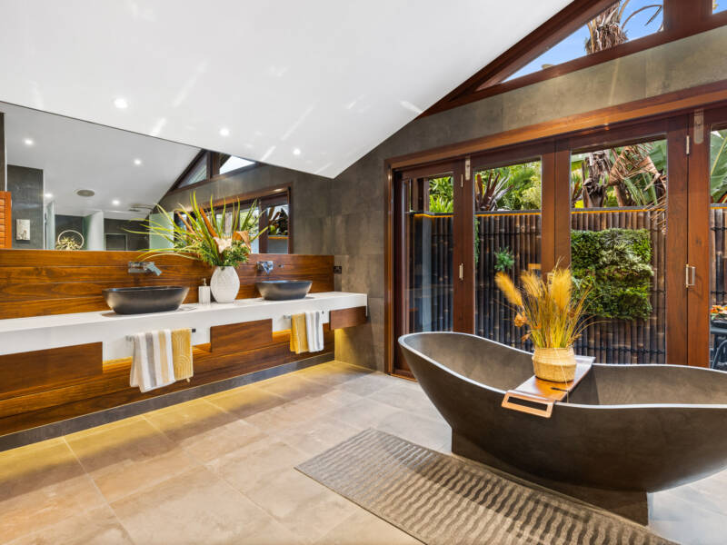 8 Spiro Court, Mount Warren Park, QLD 4207 AUS