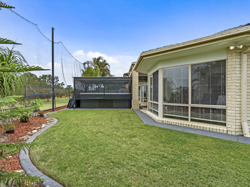 16 Riverside Terrace, Windaroo, QLD 4207 AUS
