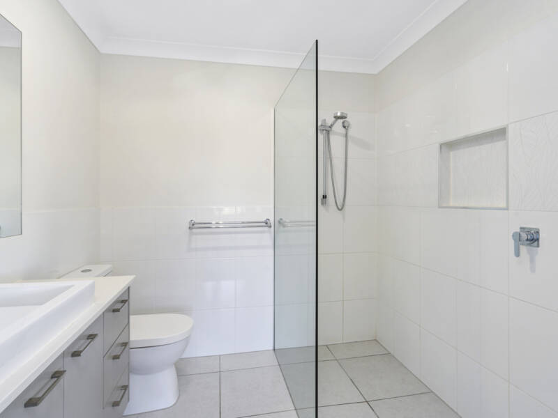 6/1-5 Anna Louise Terrace, Windaroo, QLD 4207 AUS