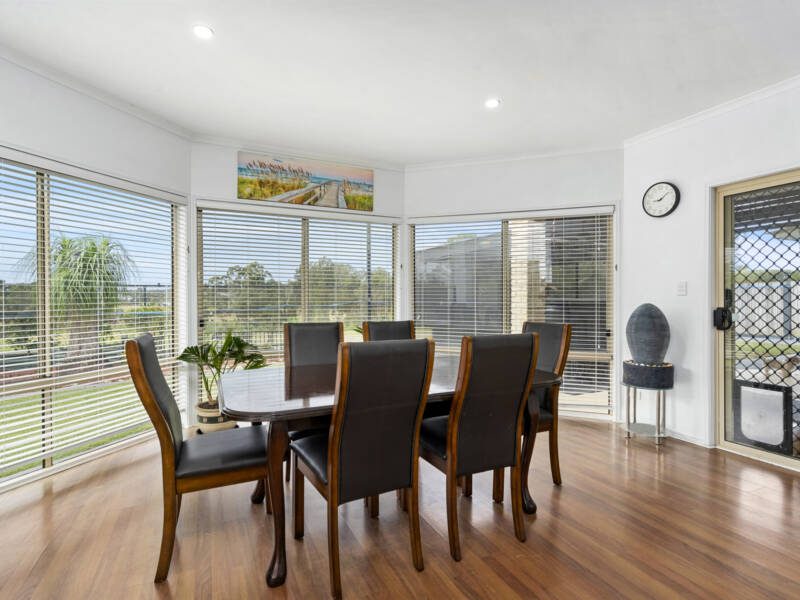 16 Riverside Terrace, Windaroo, QLD 4207 AUS