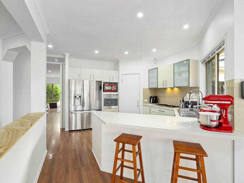 16 Riverside Terrace, Windaroo, QLD 4207 AUS