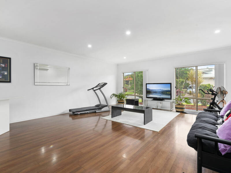 16 Riverside Terrace, Windaroo, QLD 4207 AUS