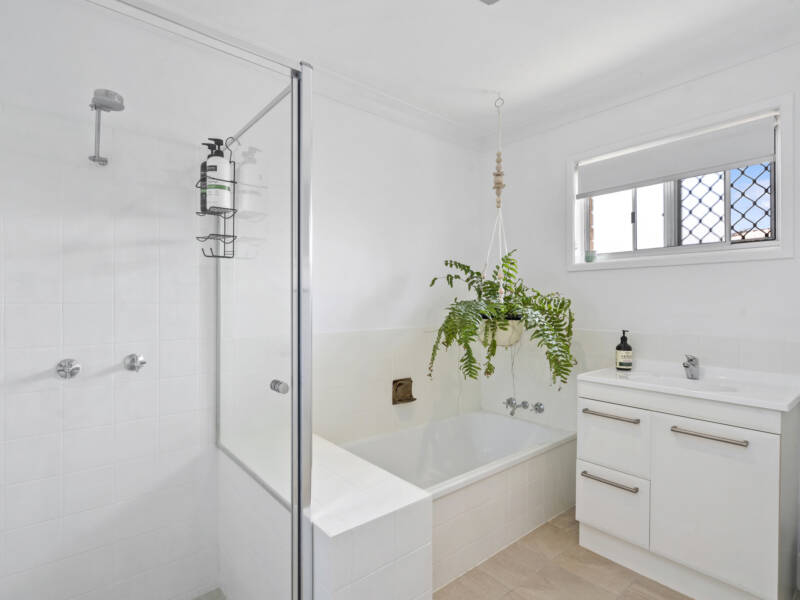 31 Rochester Drive, Mount Warren Park, QLD 4207 AUS