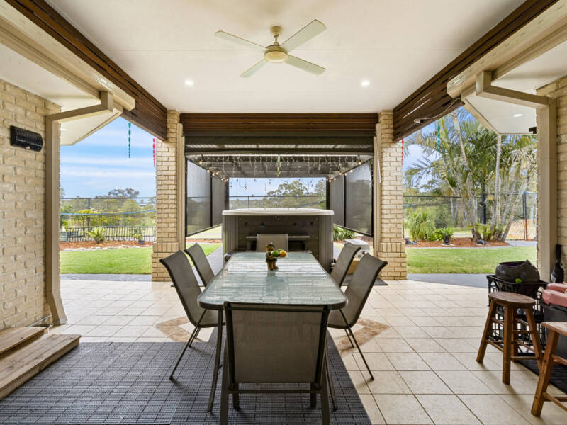 16 Riverside Terrace, Windaroo, QLD 4207 AUS