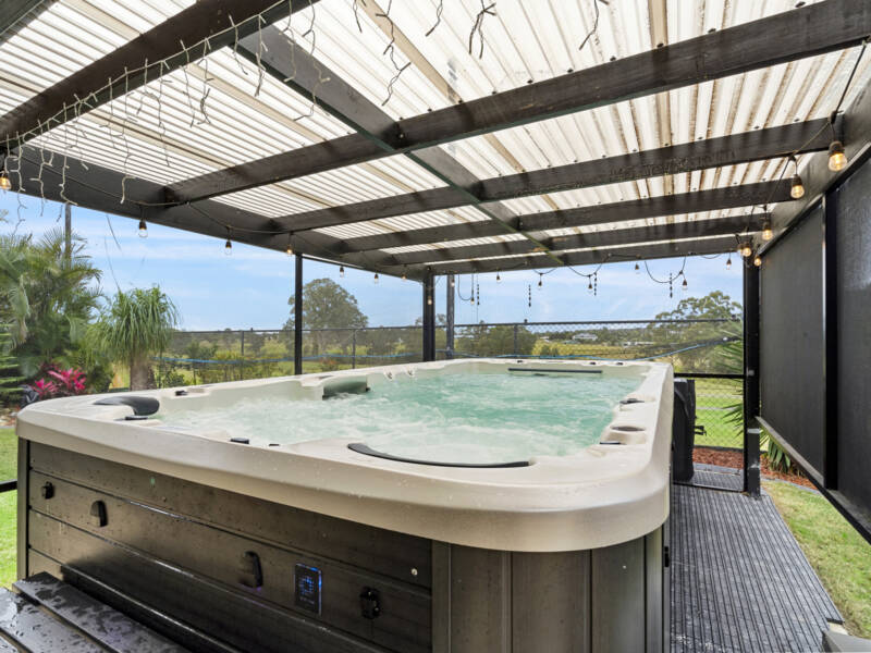 16 Riverside Terrace, Windaroo, QLD 4207 AUS
