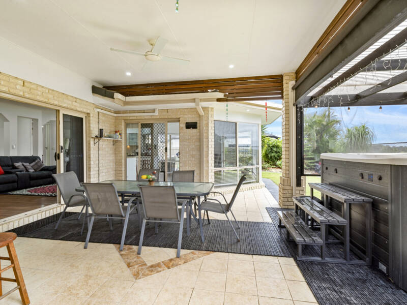 16 Riverside Terrace, Windaroo, QLD 4207 AUS