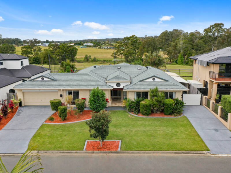 16 Riverside Terrace, Windaroo, QLD 4207 AUS