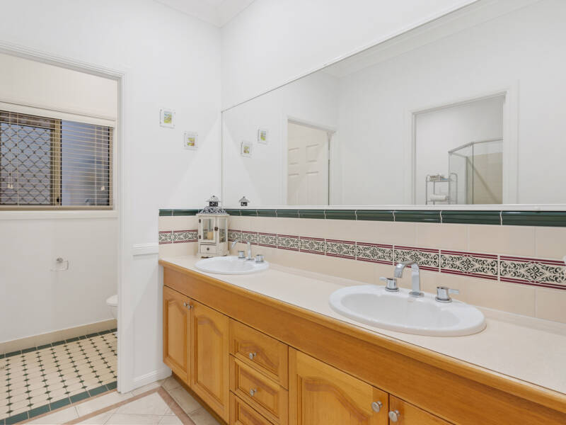 25 Sears Road, Yatala, QLD 4207 AUS
