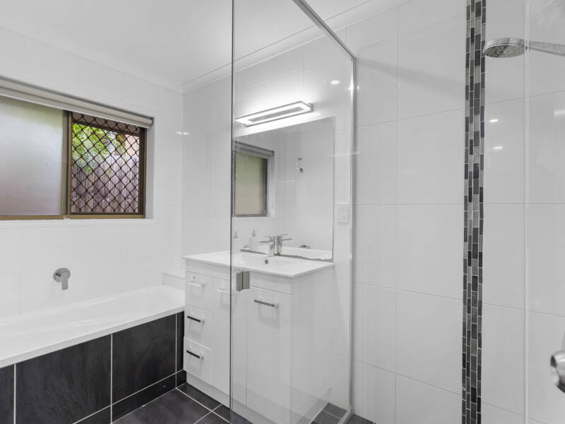13 Denkmann Court, Windaroo, QLD 4207 AUS