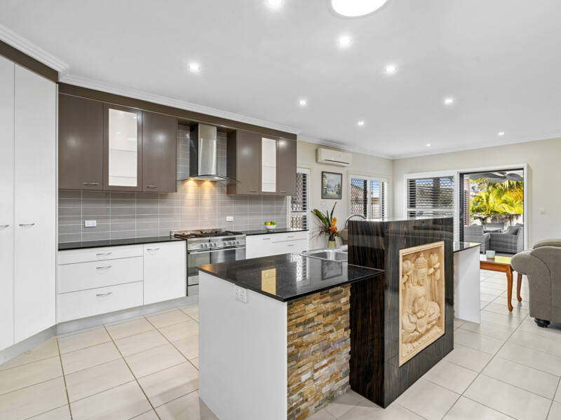 24 Long Island Drive, Windaroo, QLD 4207 AUS