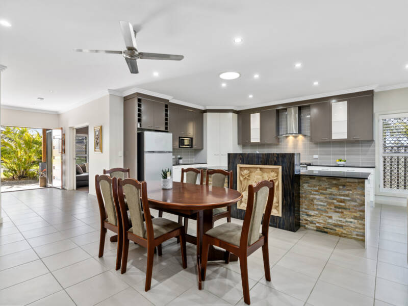24 Long Island Drive, Windaroo, QLD 4207 AUS