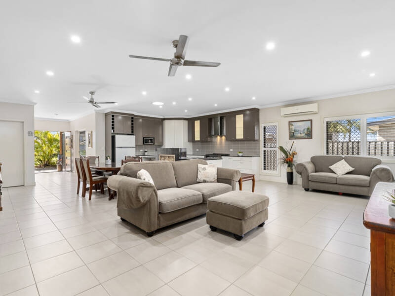 24 Long Island Drive, Windaroo, QLD 4207 AUS