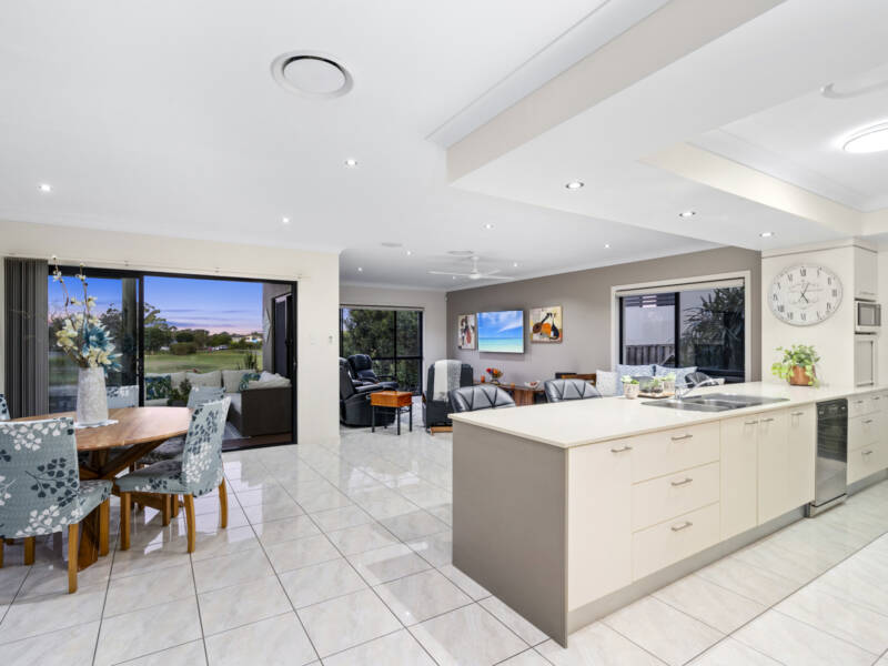 31 Long Island Drive, Windaroo, QLD 4207 AUS