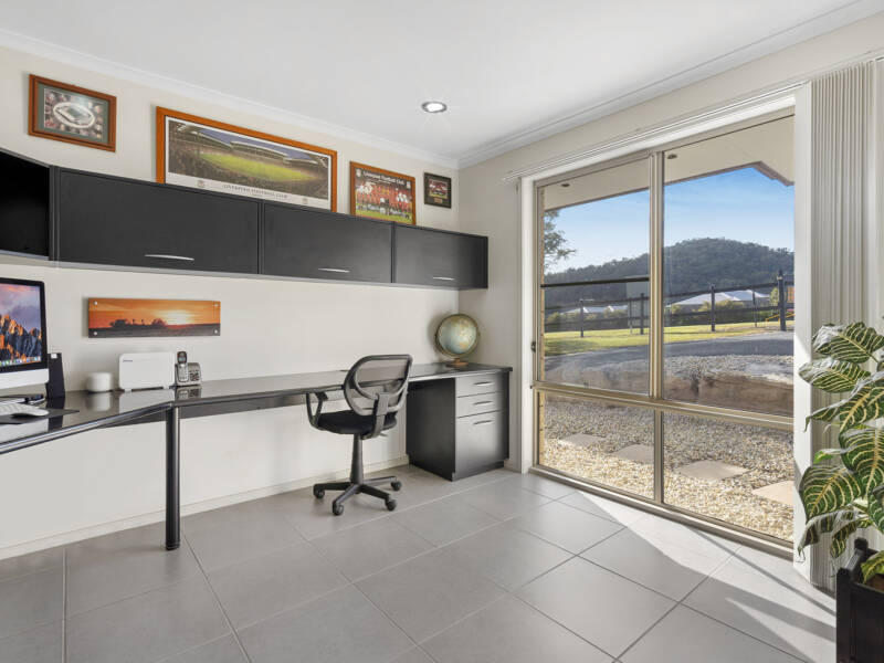 172 Bahrs Scrub Road, Bahrs Scrub, QLD 4207 AUS