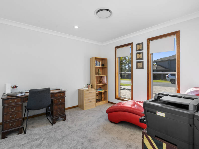 40 Pebble Beach Drive, Windaroo, QLD 4207 AUS