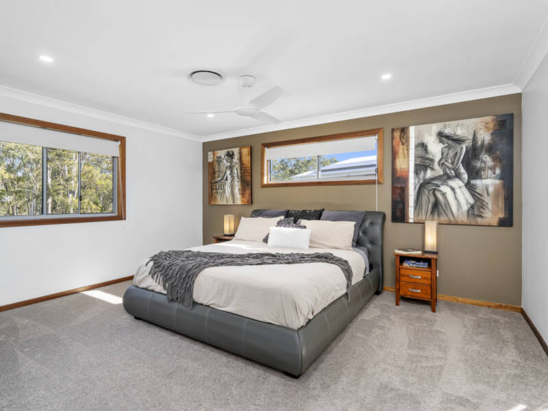 40 Pebble Beach Drive, Windaroo, QLD 4207 AUS