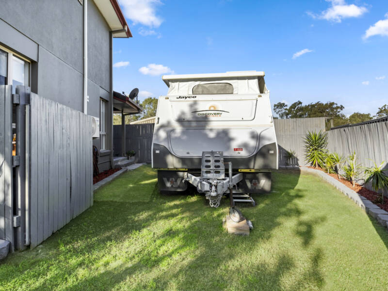 24 Mountain View Crescent, Mount Warren Park, QLD 4207 AUS