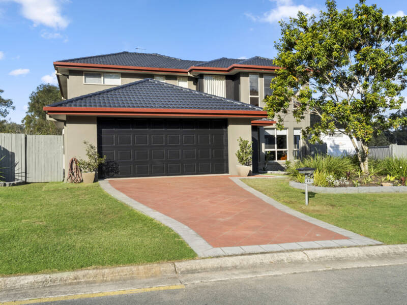 24 Mountain View Crescent, Mount Warren Park, QLD 4207 AUS
