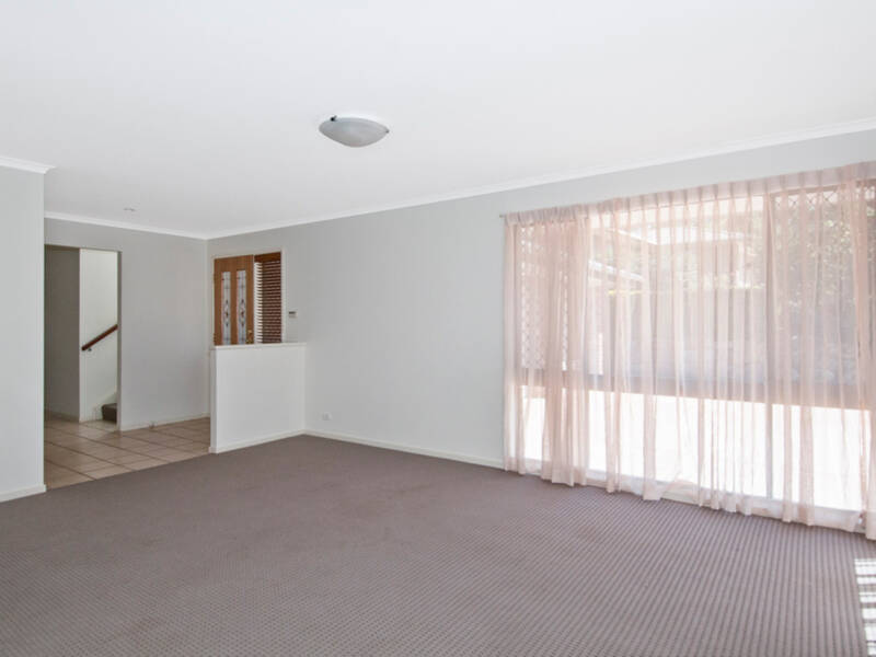 2 Minnie Place, Windaroo, QLD 4207 AUS