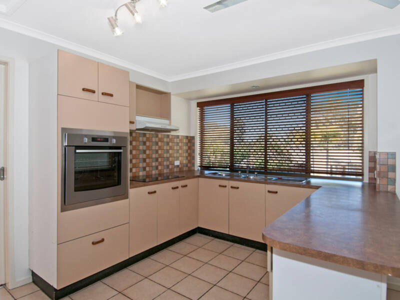 2 Minnie Place, Windaroo, QLD 4207 AUS