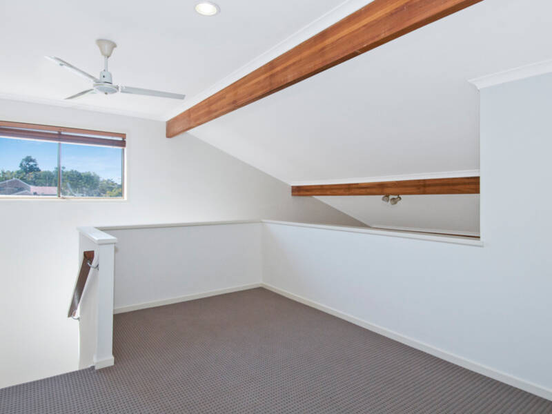 2 Minnie Place, Windaroo, QLD 4207 AUS