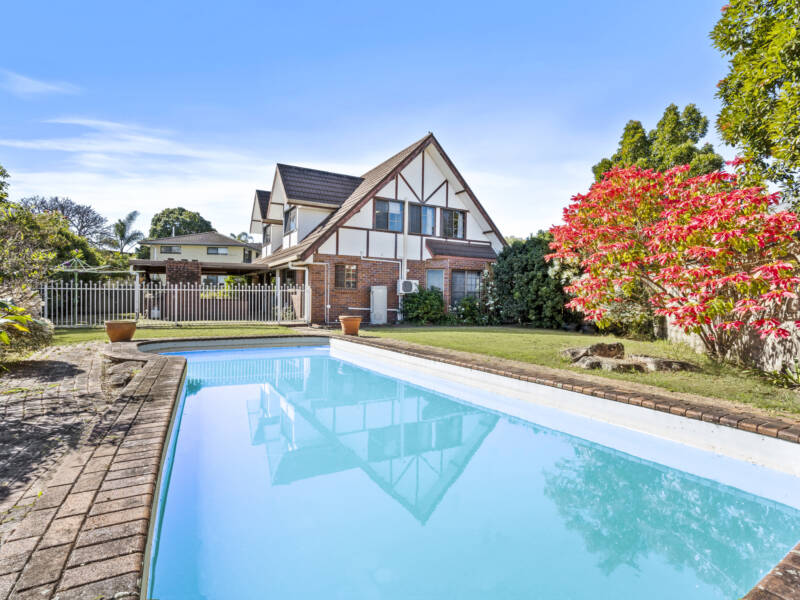137 Barbaralla Drive, Springwood, QLD 4127 AUS