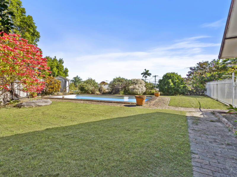 137 Barbaralla Drive, Springwood, QLD 4127 AUS