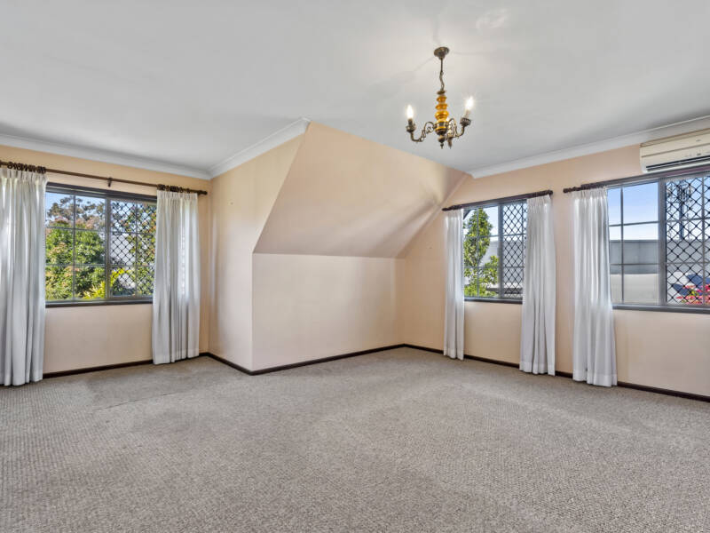 137 Barbaralla Drive, Springwood, QLD 4127 AUS