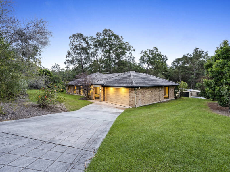 31-33 Avocet Court, Greenbank, QLD 4124 AUS