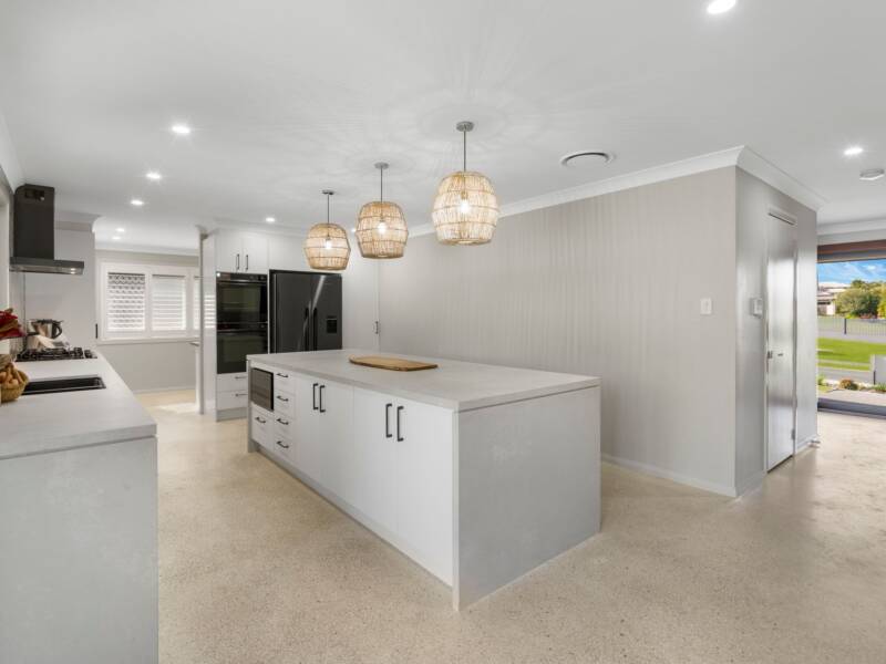 17 Carl Heck Boulevard, Windaroo, QLD 4207 AUS