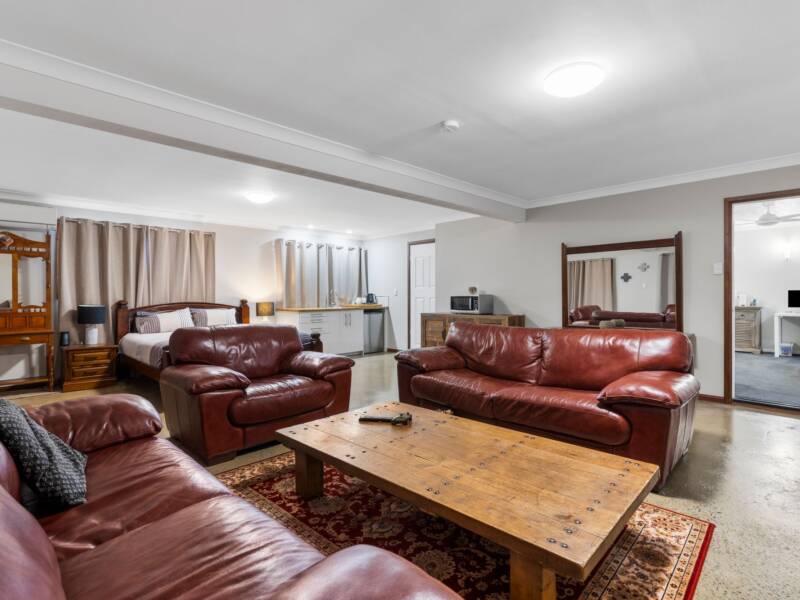 17 Carl Heck Boulevard, Windaroo, QLD 4207 AUS
