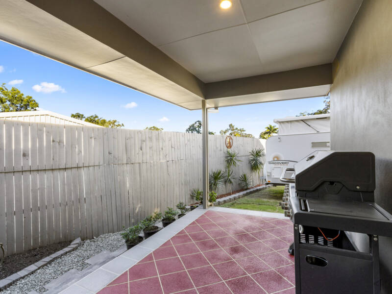 24 Mountain View Crescent, Mount Warren Park, QLD 4207 AUS