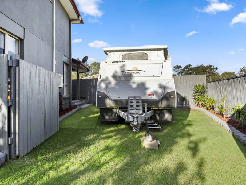 24 Mountain View Crescent, Mount Warren Park, QLD 4207 AUS