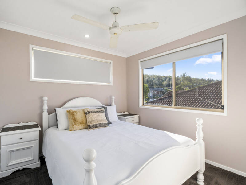 24 Mountain View Crescent, Mount Warren Park, QLD 4207 AUS